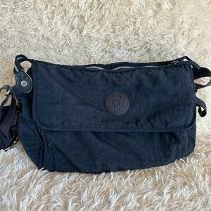 Kipling blue messenger crossbody large style diaper